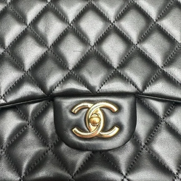 Chanel Maxi Double Flap Bag - Picture 2 of 7